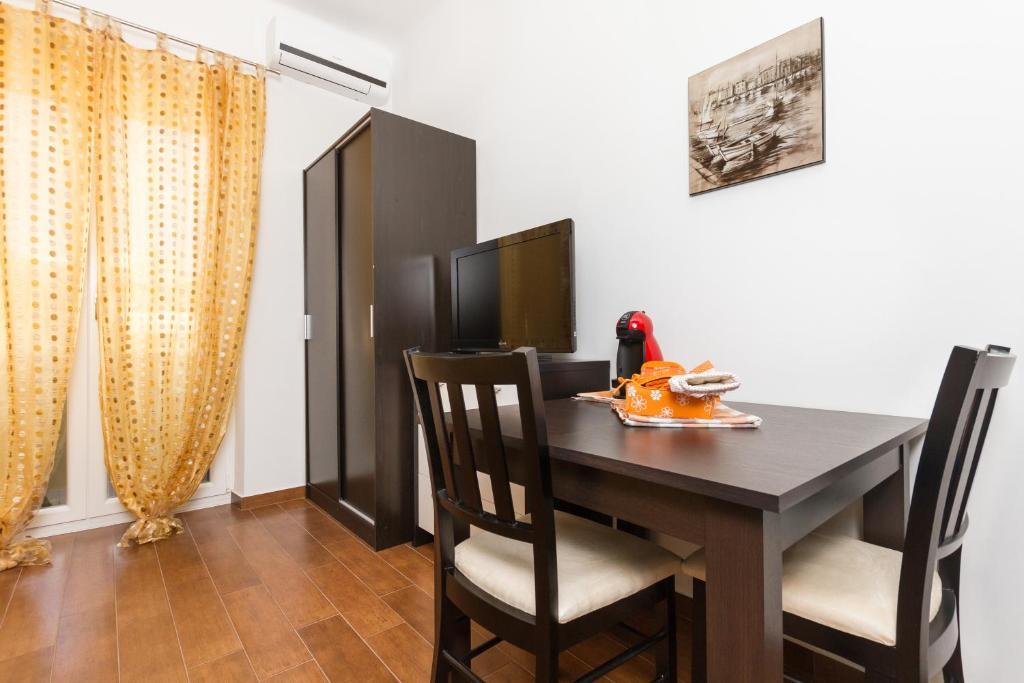 Apartments Naja Split Cameră foto
